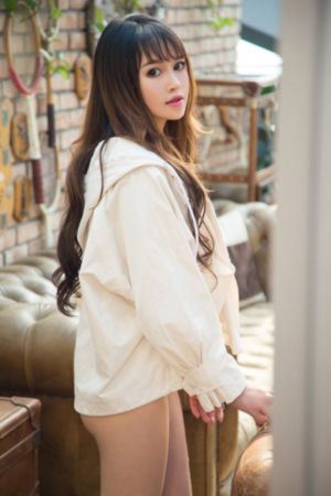 黑白欧美气质女生头像_在线播放-手机电影免费播放